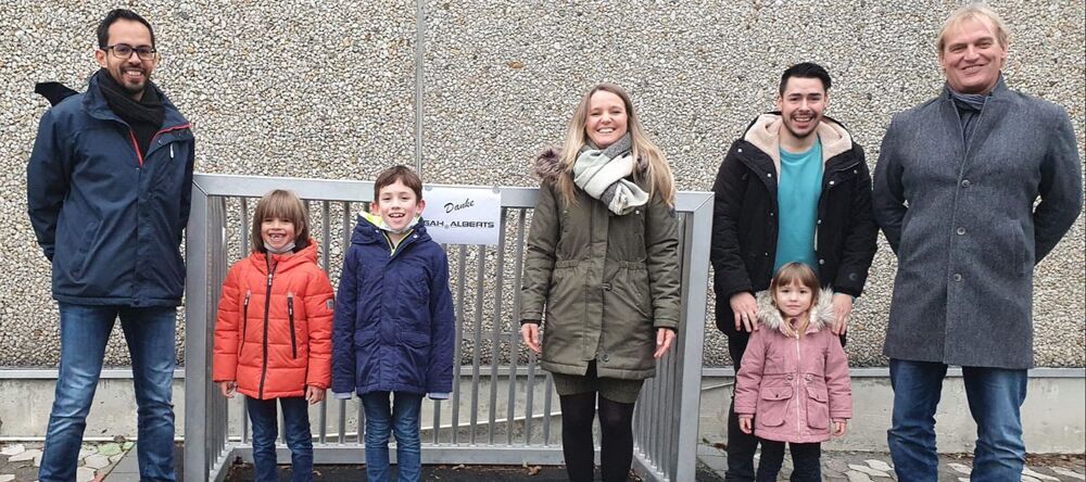 GAH spendet Fußballtor an die Grundschule Holthausen