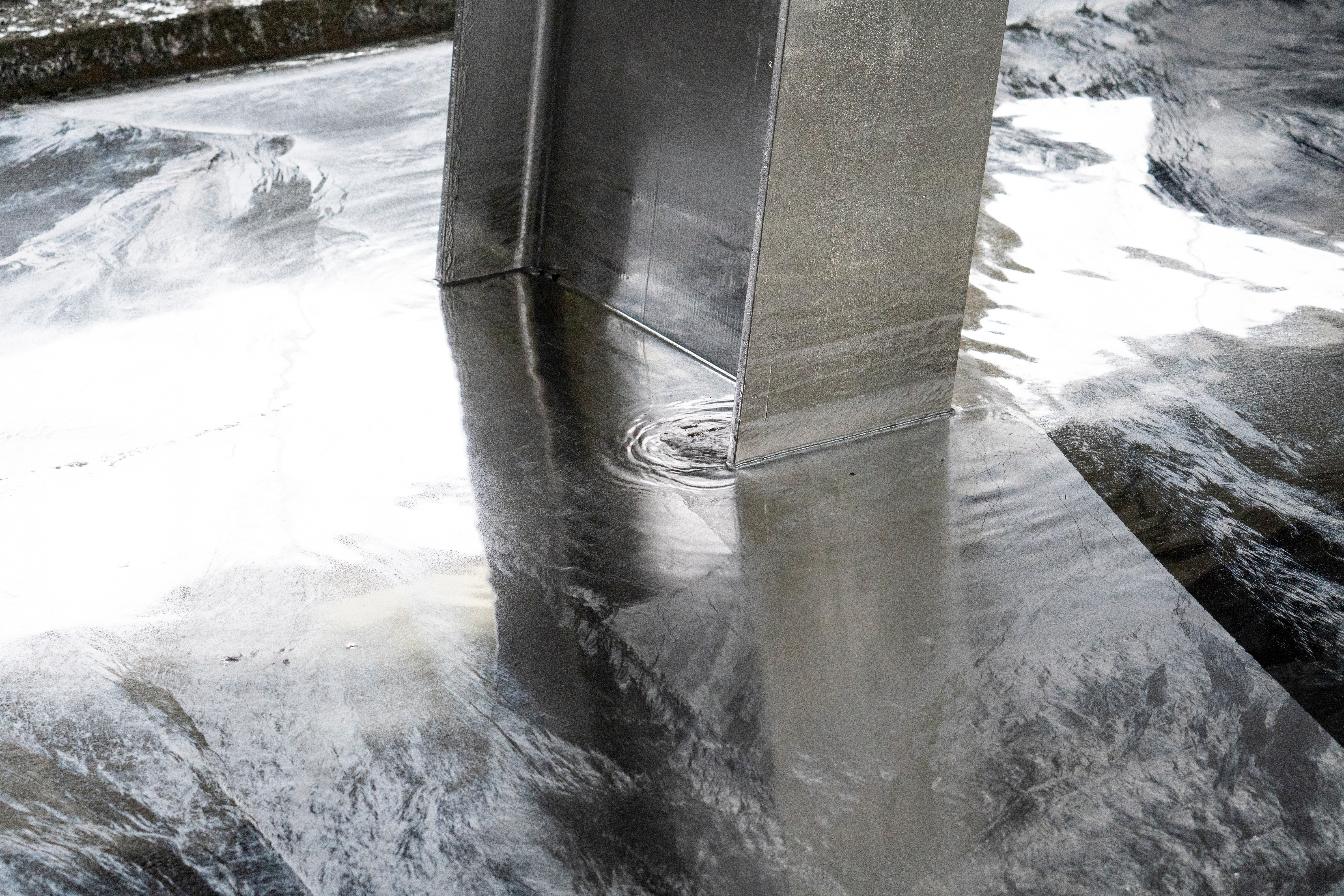 Oberflächenbearbeitung von Metallteilen bei Alberts